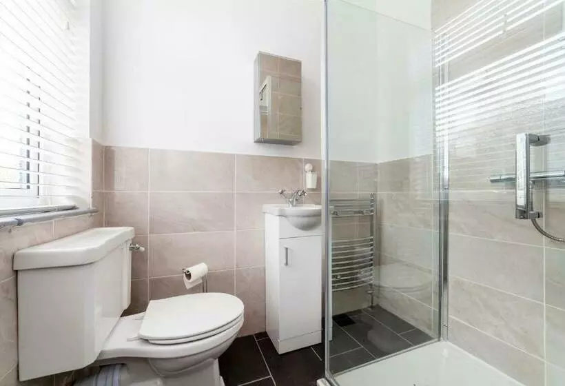 پانسیون Highlands Gardens Suites