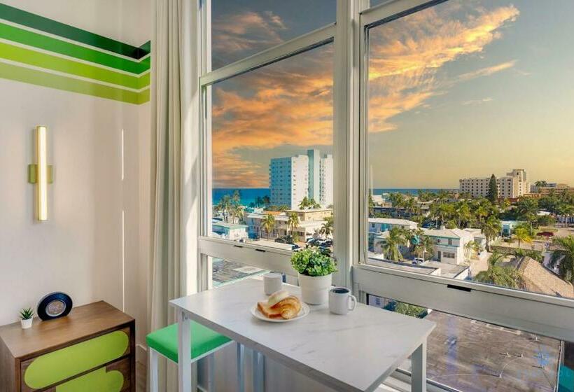 هاستل 5 Beachfront Resort Swimming Pool Hot Tub