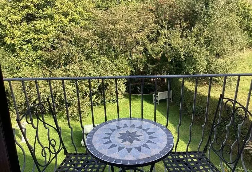 Bosvean House Bed & Breakfast