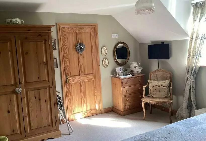 Bosvean House Bed & Breakfast