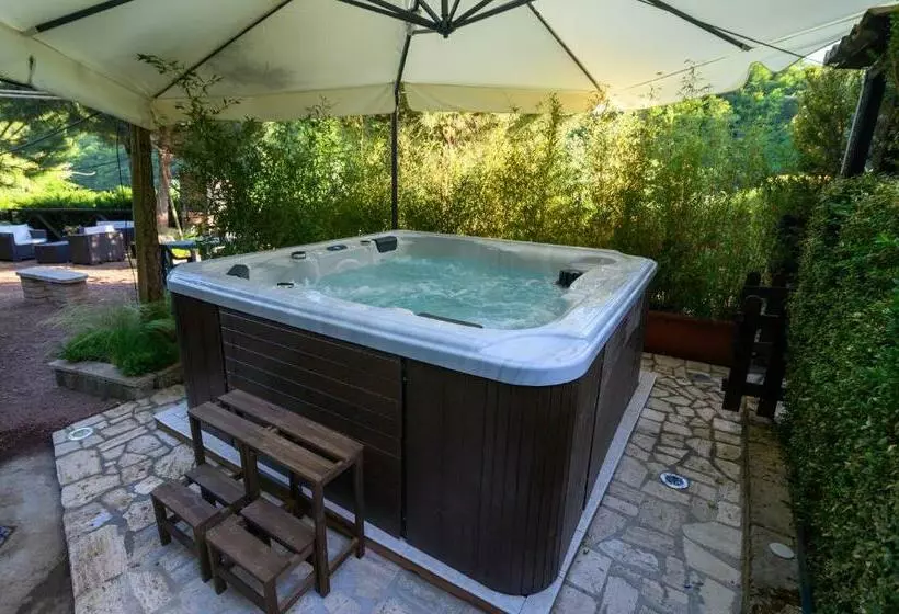 Hotelli Agriturismo Le Fontane   Lago Di Bolsena