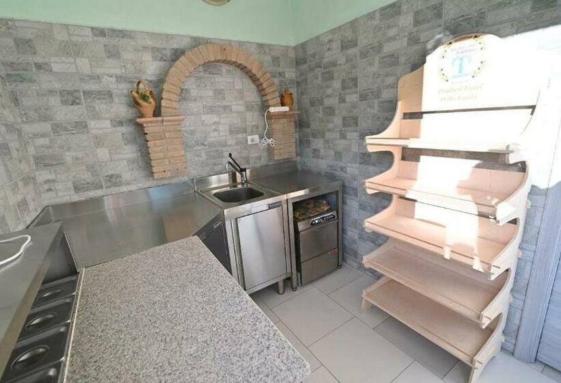 호텔 Agriturismo Le Fontane   Lago Di Bolsena