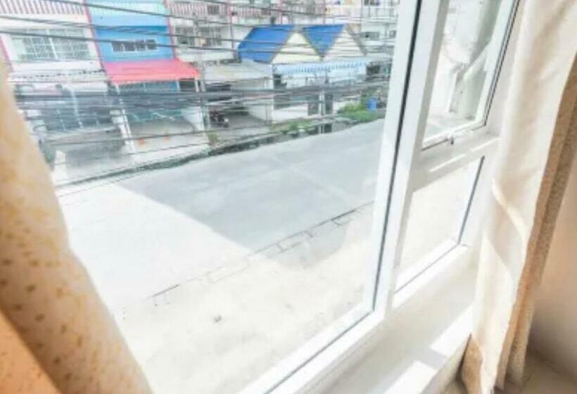 Hotel Freesia Bangphi Guest House