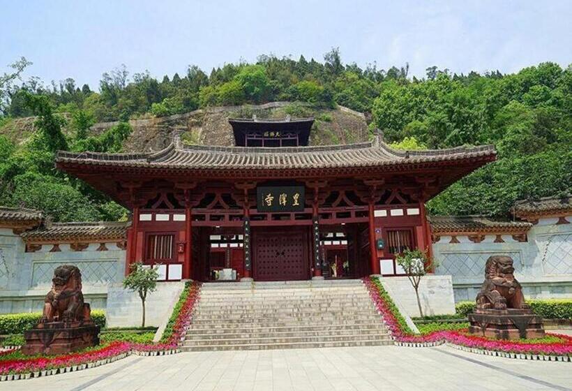 Отель James Joyce Coffetel·guangyuan Government Affairs Centre Wanda Plaza