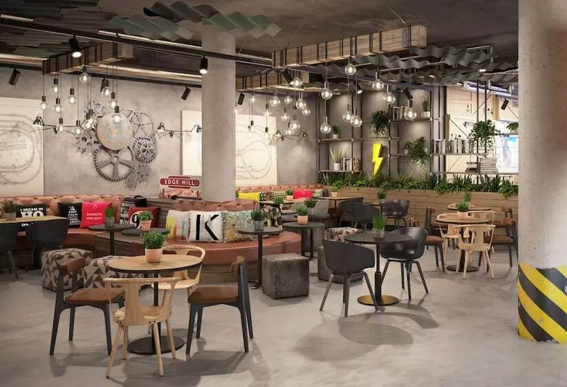 ホテル Moxy Cologne Muelheim