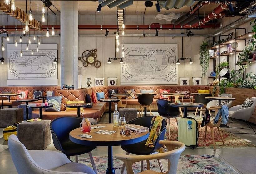 هتل Moxy Cologne Muelheim