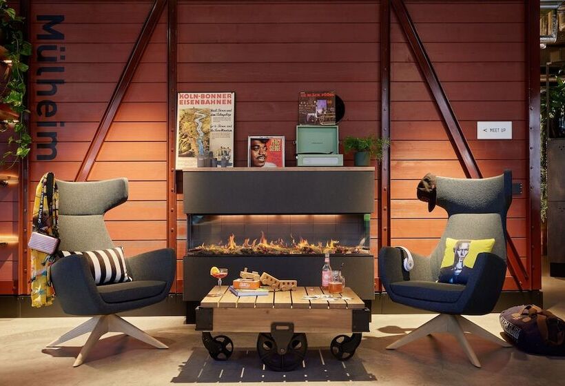 هتل Moxy Cologne Muelheim