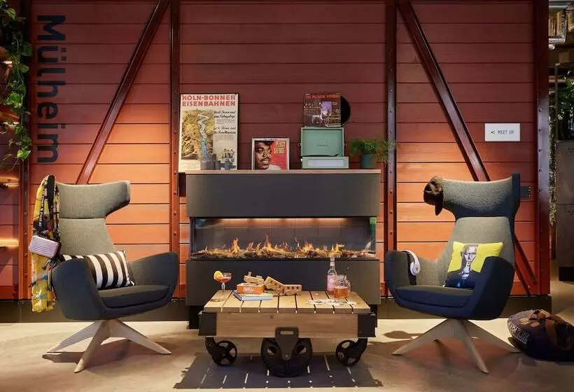 ホテル Moxy Cologne Muelheim