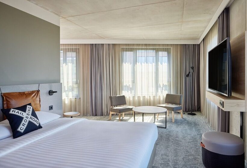 هتل Moxy Cologne Muelheim