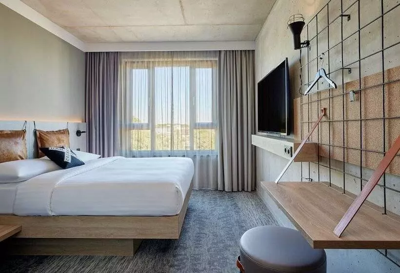 ホテル Moxy Cologne Muelheim