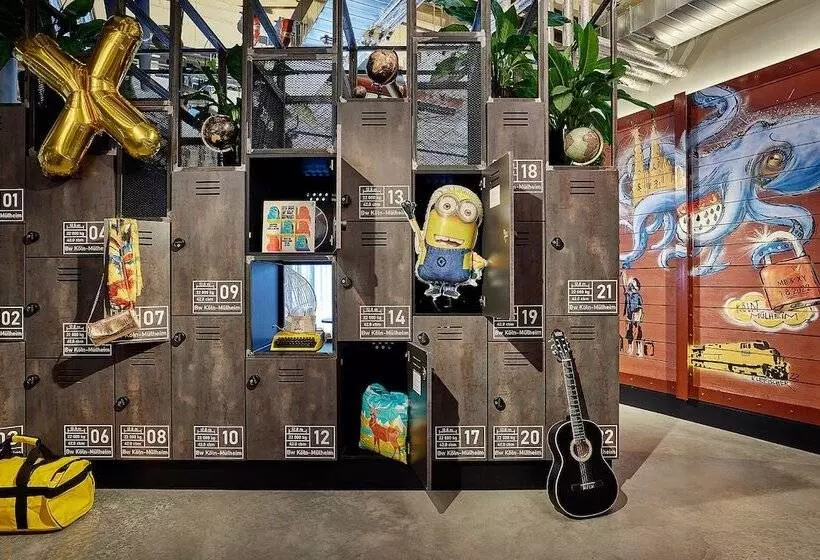 ホテル Moxy Cologne Muelheim