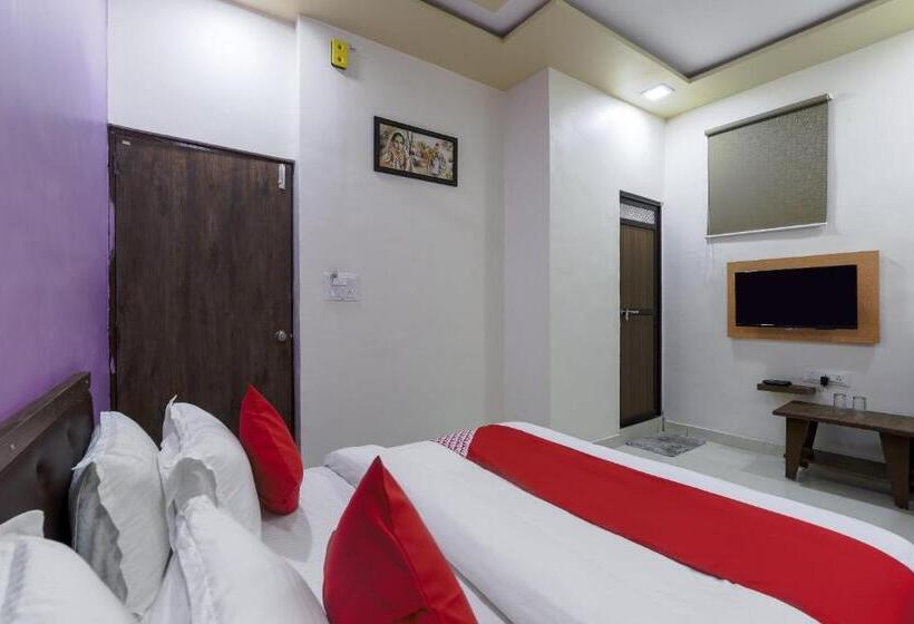 هتل Oyo 89156 Living Point