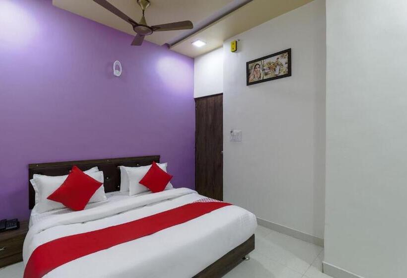 هتل Oyo 89156 Living Point