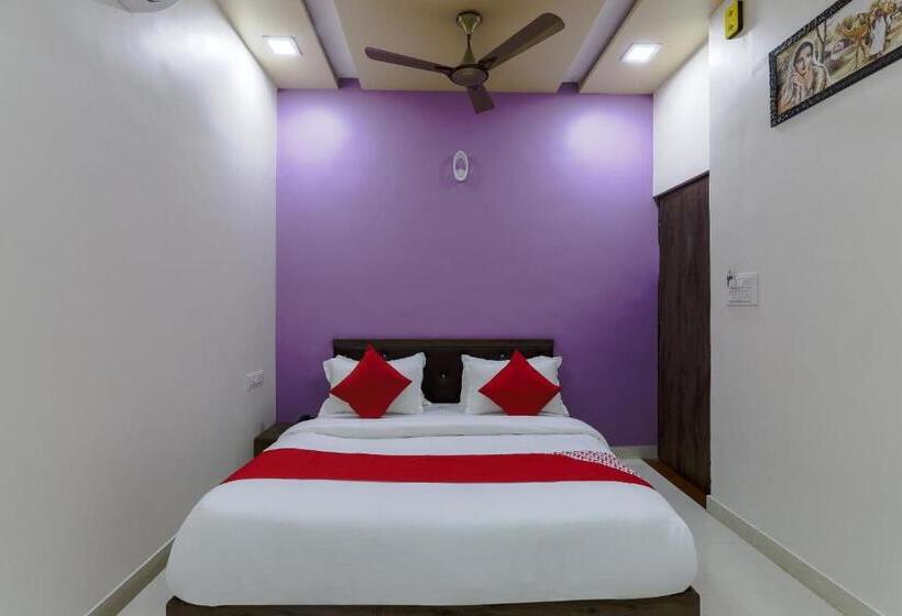 هتل Oyo 89156 Living Point