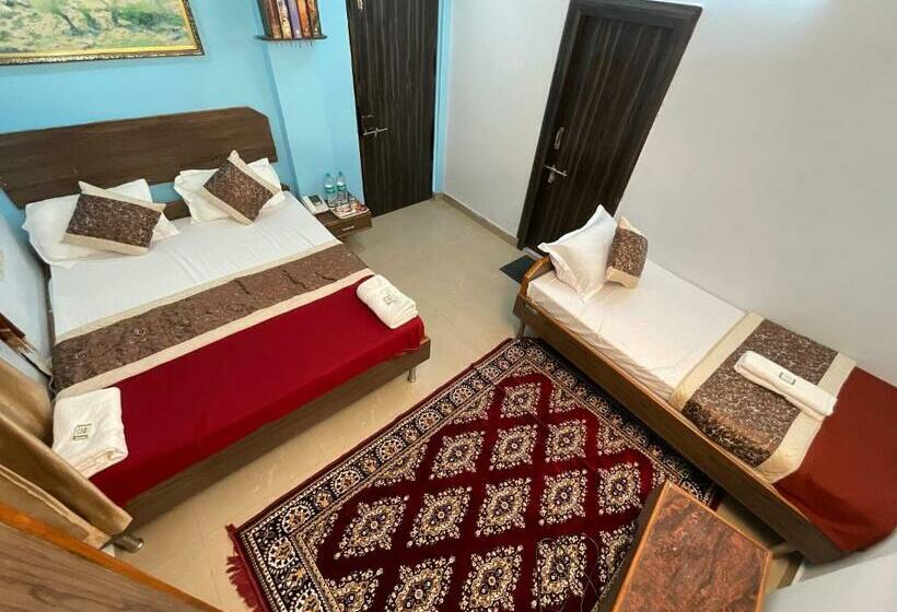 Отель Vrindavan Comfort Inn