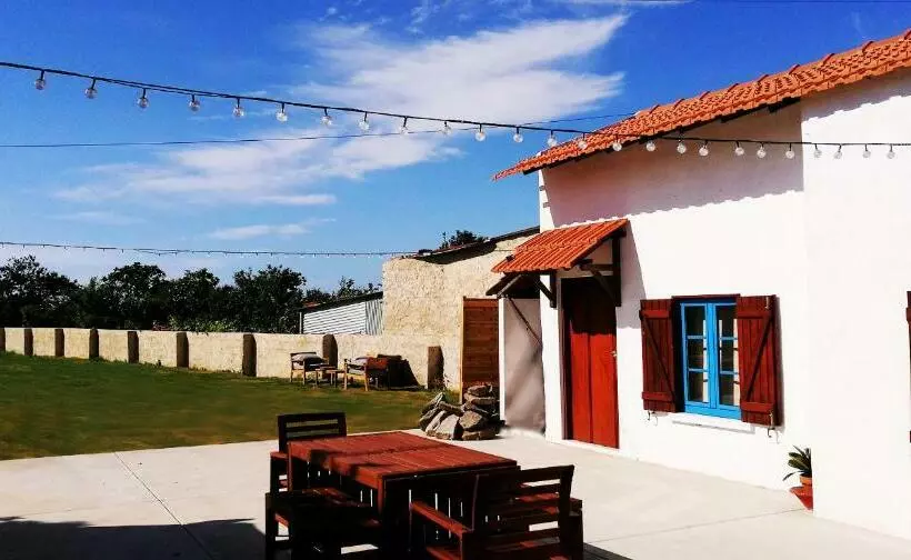 Majatalo Bloomoon House