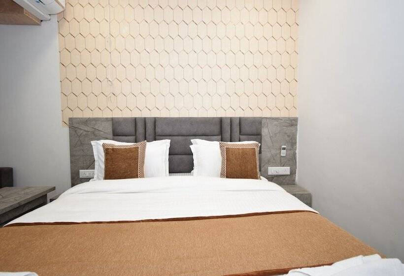 בית מלון כפרי A1 Vastrapur