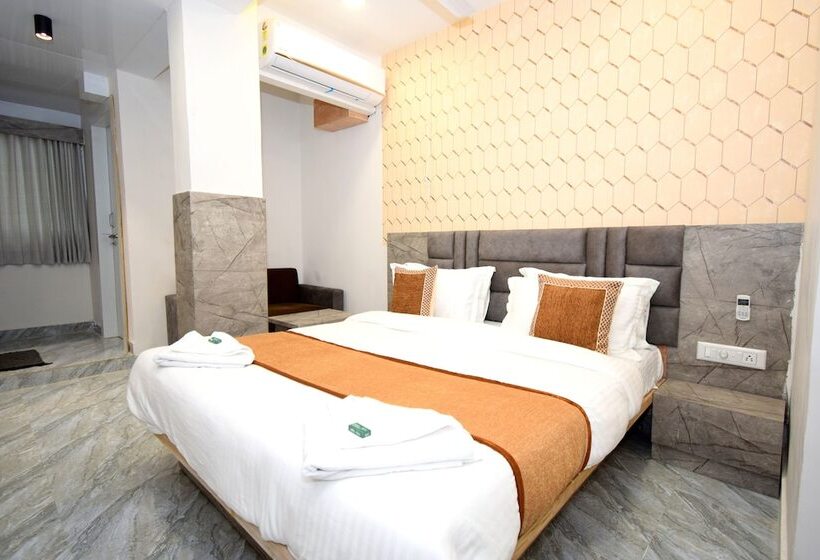 בית מלון כפרי A1 Vastrapur