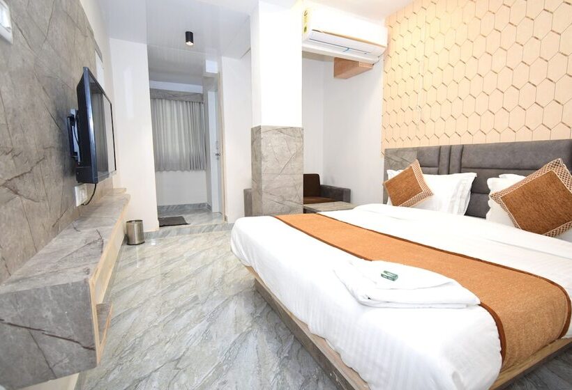 בית מלון כפרי A1 Vastrapur