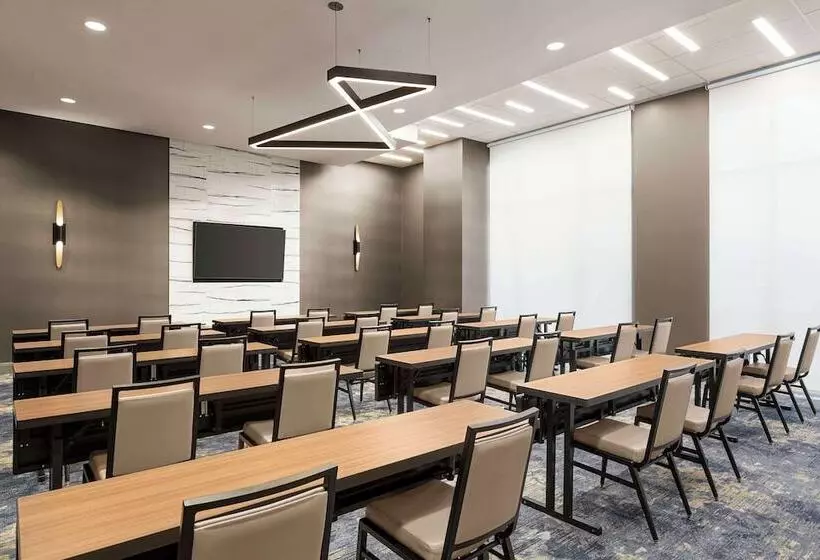 هتل Hilton Garden Inn Nashville West End Avenue
