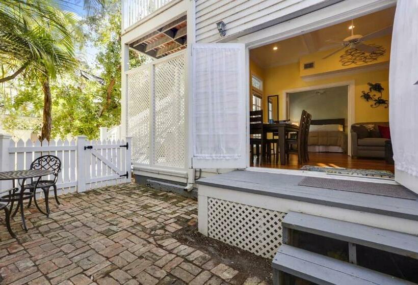 Lazy Gecko By Avantstay Walk To Duval St In Key West Month Long Stays Only