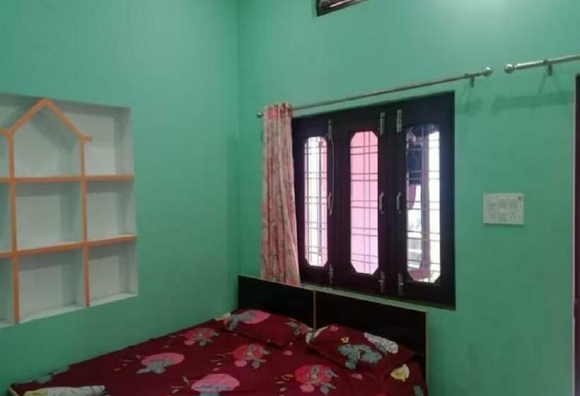 פנסיון Vijeta Luv Kush Guesthouse By Stayapart