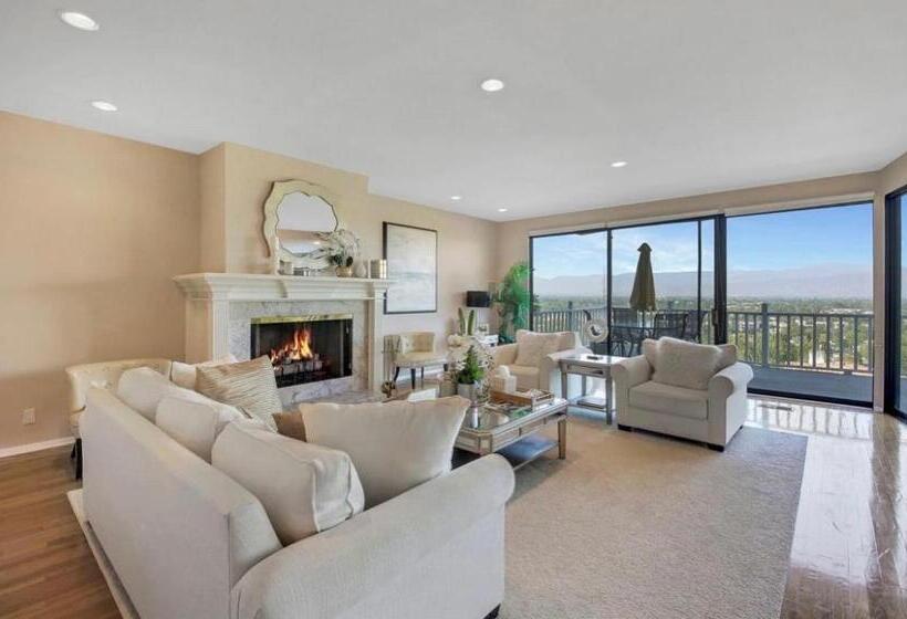 180” San Fernando Mountain View