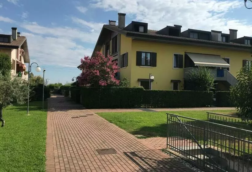 Alle Porte Del Lago E Di Verona In Rosa