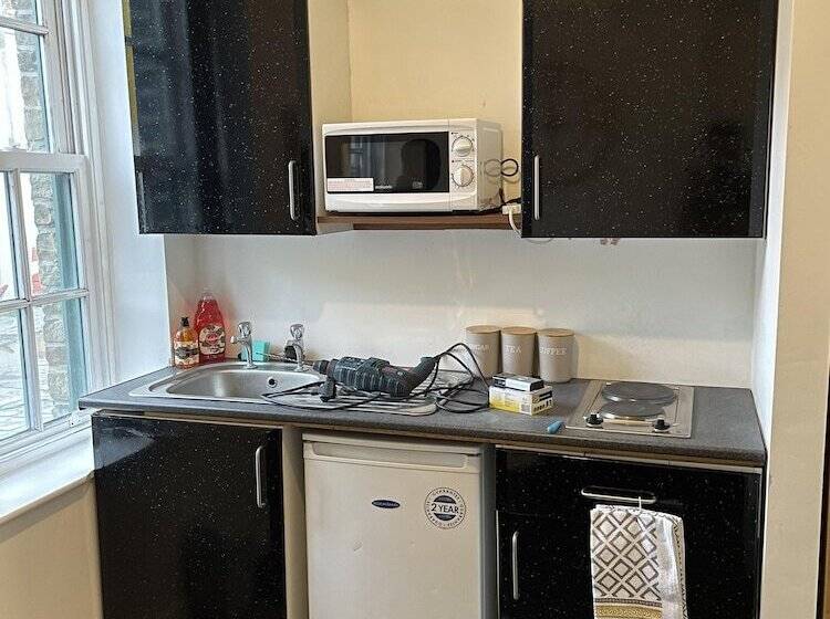 Bv Comfy Budget Studio At Quebec Street Bradford