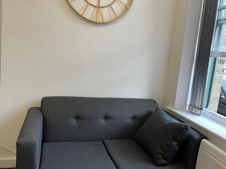 Bv Comfy Budget Studio At Quebec Street Bradford