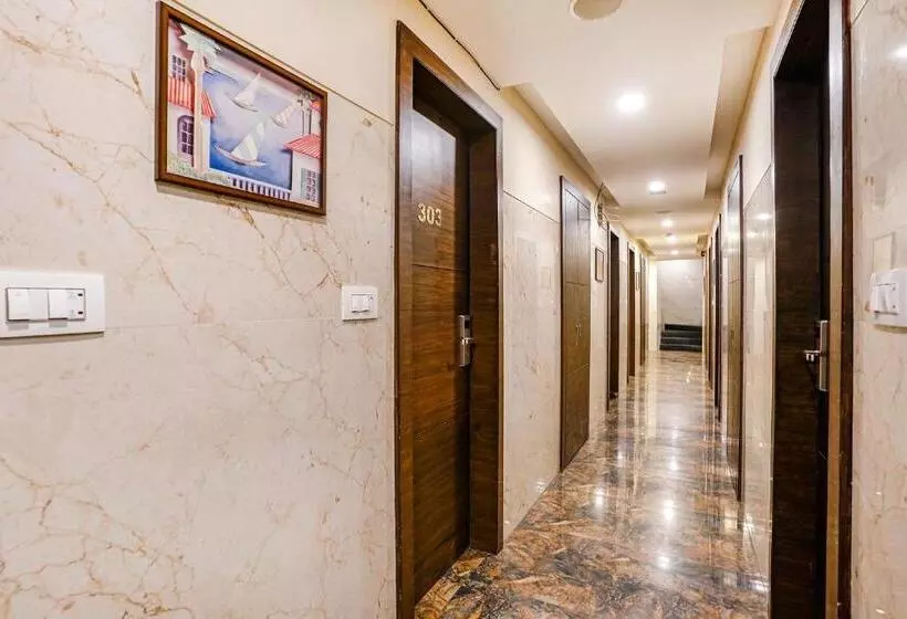 Fabhotel Vertigo Suites   Nr Bkc