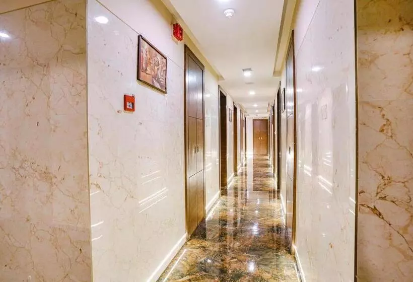 Fabhotel Vertigo Suites   Nr Bkc