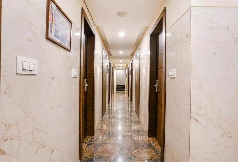 Fabhotel Vertigo Suites   Nr Bkc