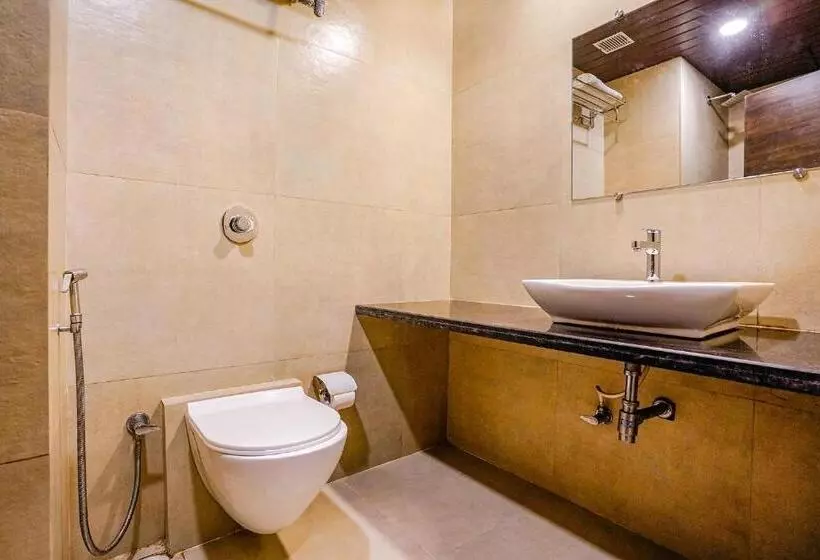 Fabhotel Vertigo Suites   Nr Bkc