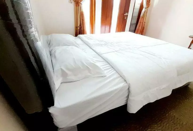 ホテル Reddoorz Syariah @ Jalan Pingkan Matindas Manado