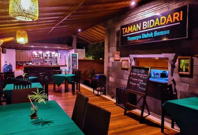 בית מלון כפרי Taman Bidadari Eco Wellness