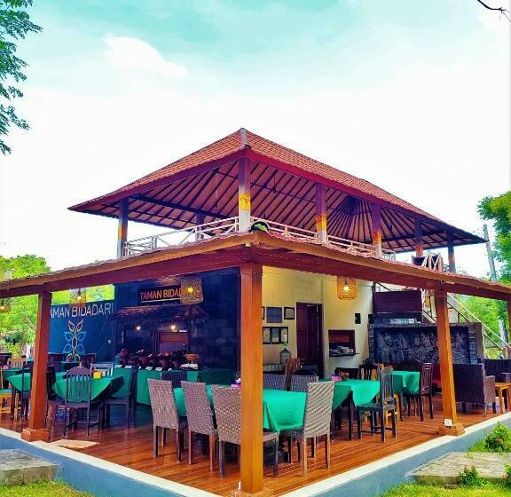 בית מלון כפרי Taman Bidadari Eco Wellness