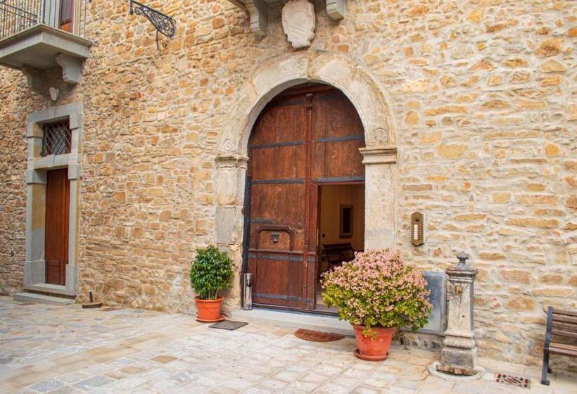 بنسيون Palazzo Iaquinta   Rooms, Restaurant & Wellness