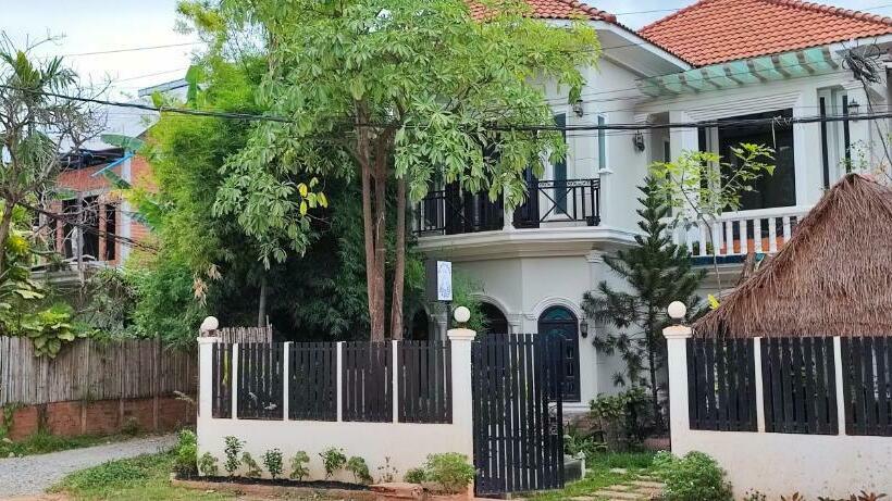 펜션 Secret Garden Homestay