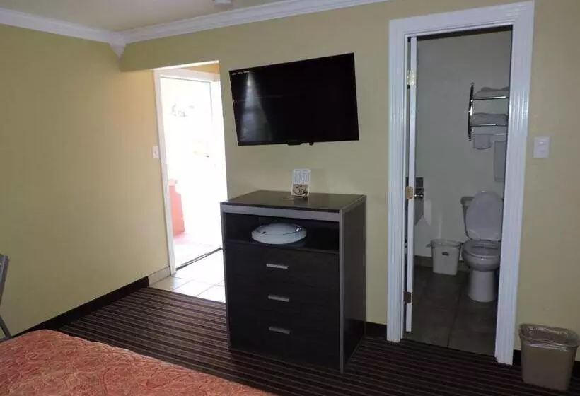 هتل Budget Inn Temple