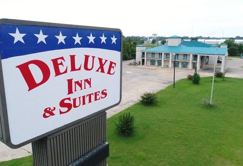 Отель Deluxe Inn & Suites