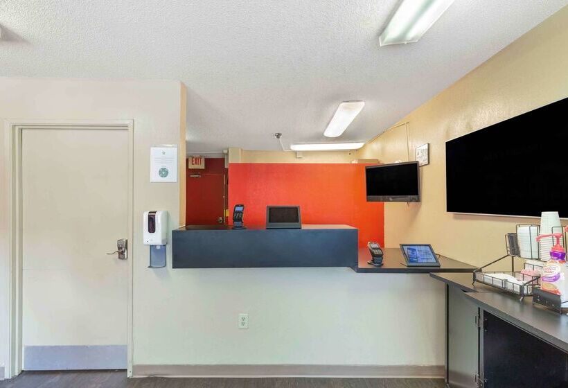 Hotel Extended Stay America Select Suites   Greensboro   Wendover Ave   Big Tree Way