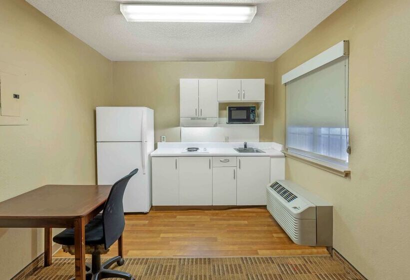 Hotel Extended Stay America Select Suites   Greensboro   Wendover Ave   Big Tree Way