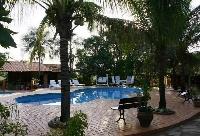 هتل Holiday House