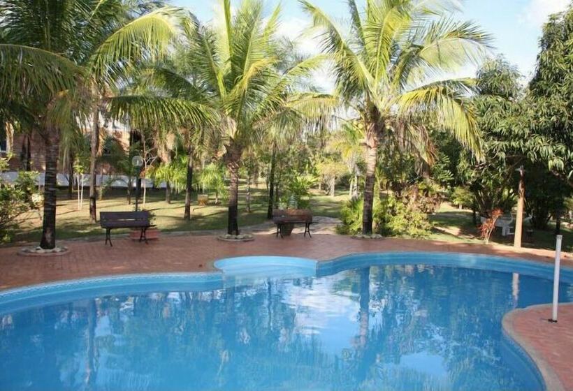 فندق Holiday House