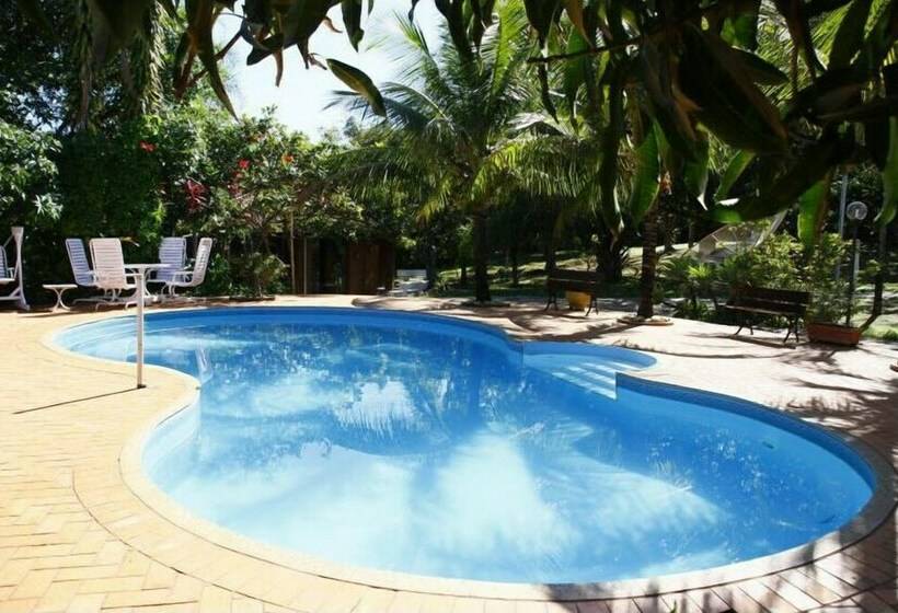 فندق Holiday House