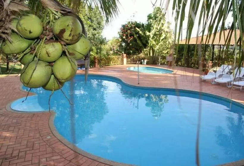 هتل Holiday House