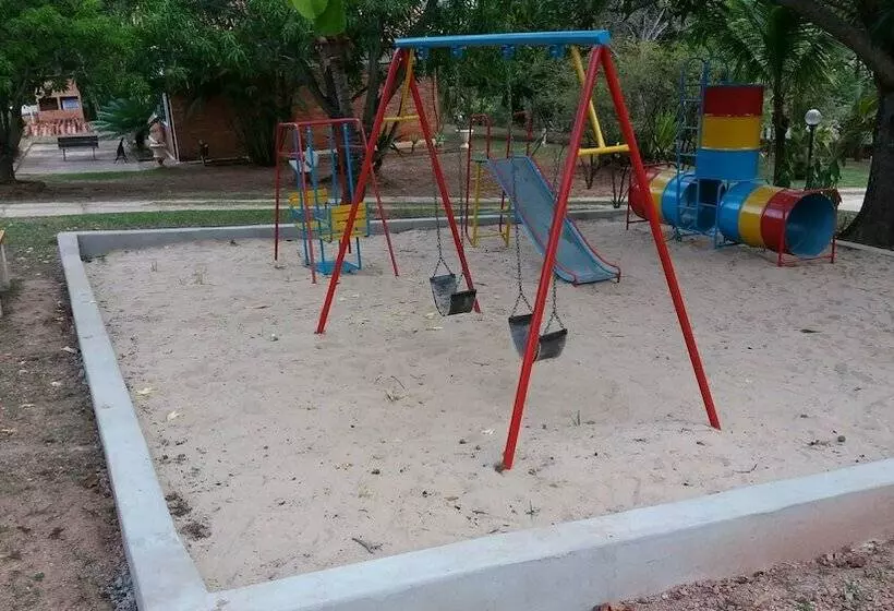 هتل Holiday House