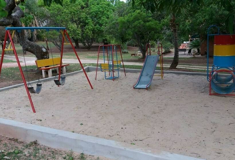 فندق Holiday House