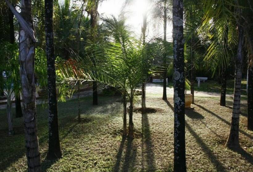 فندق Holiday House